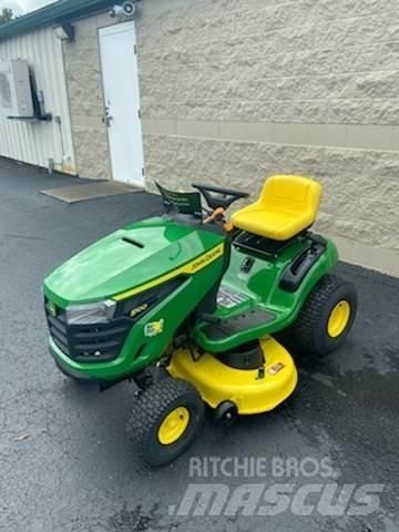 John Deere S100 Samochodné kosačky