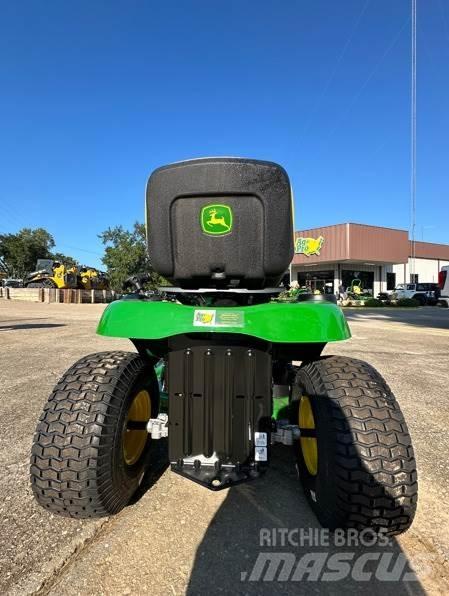 John Deere S100 Samochodné kosačky