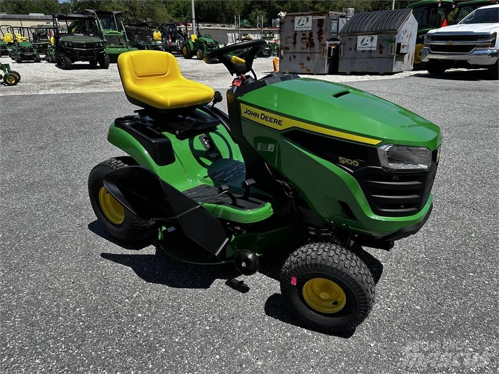 John Deere S100 Samochodné kosačky