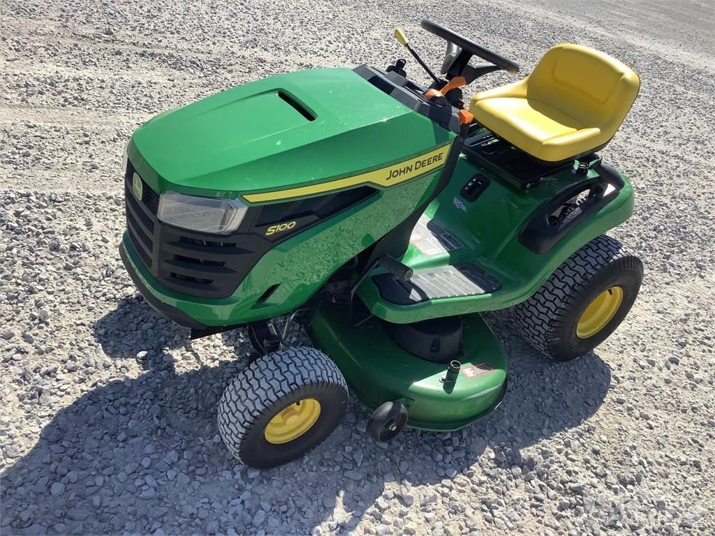 John Deere S100 Samochodné kosačky