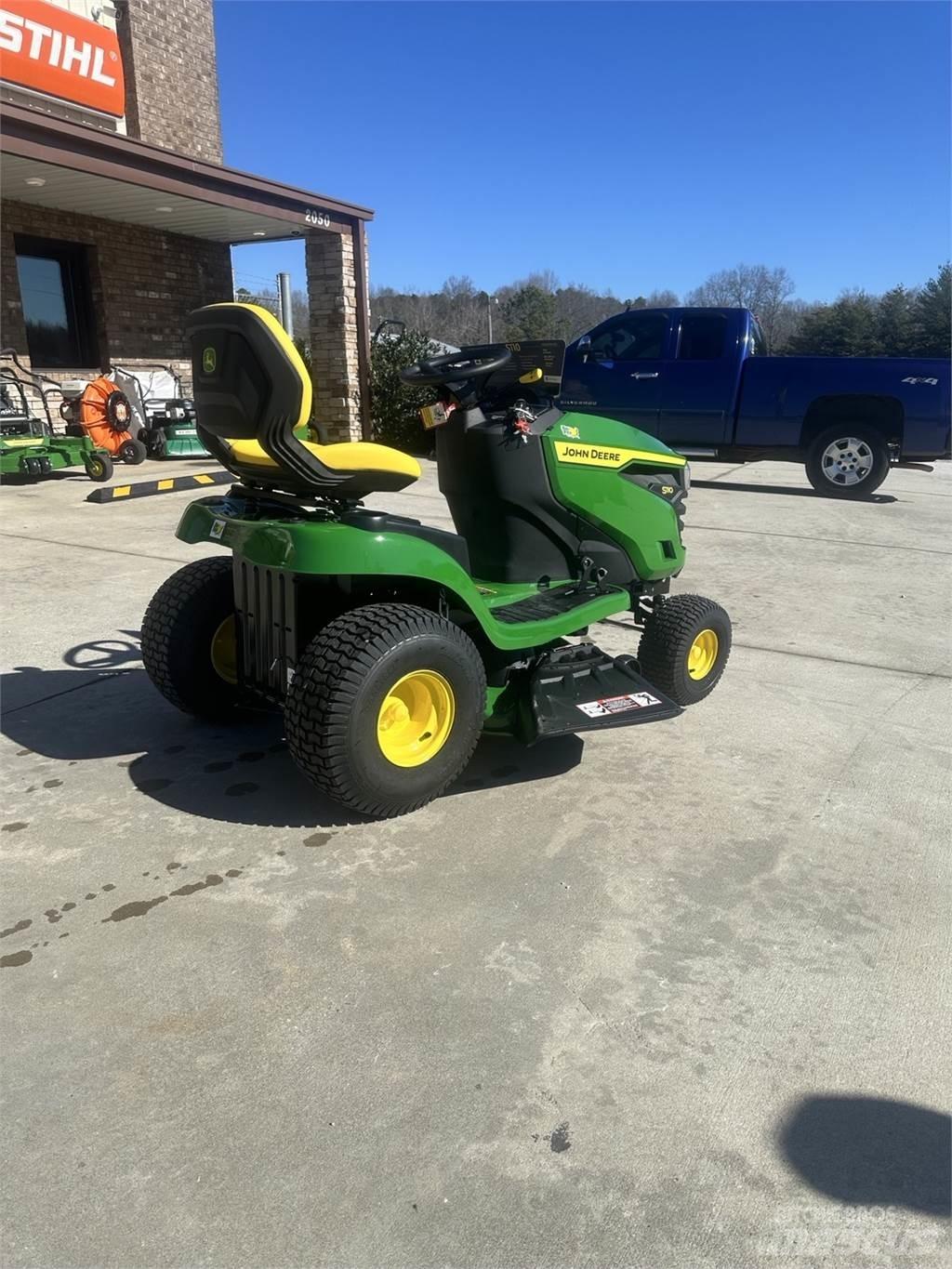 John Deere S110 Samochodné kosačky