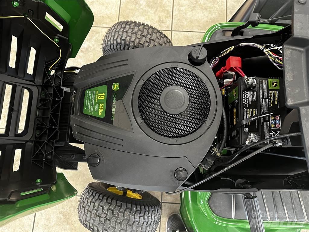 John Deere S110 Samochodné kosačky
