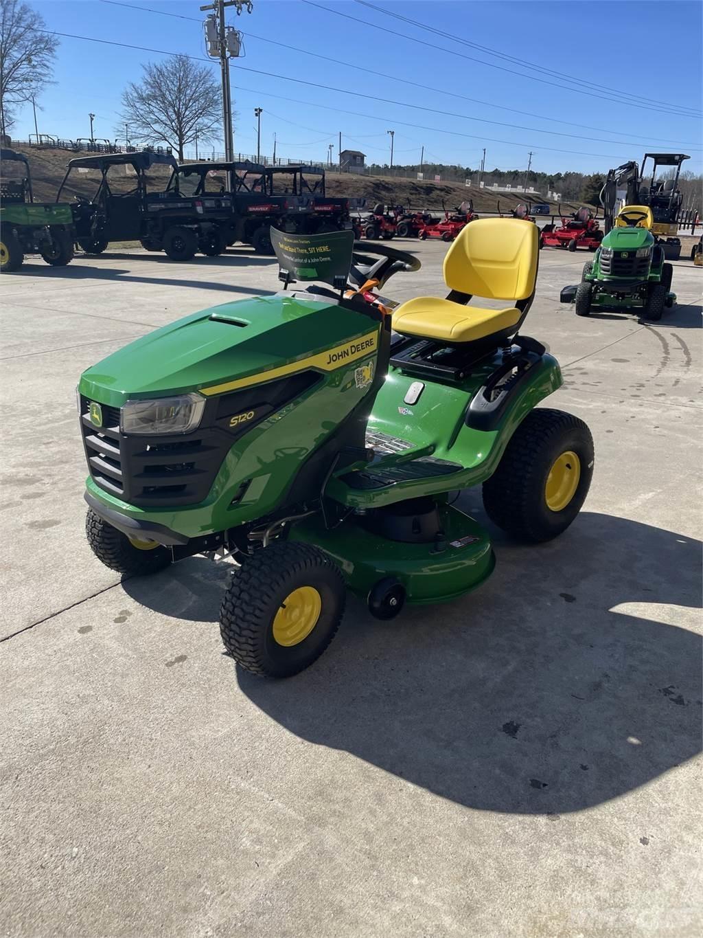 John Deere S120 Samochodné kosačky