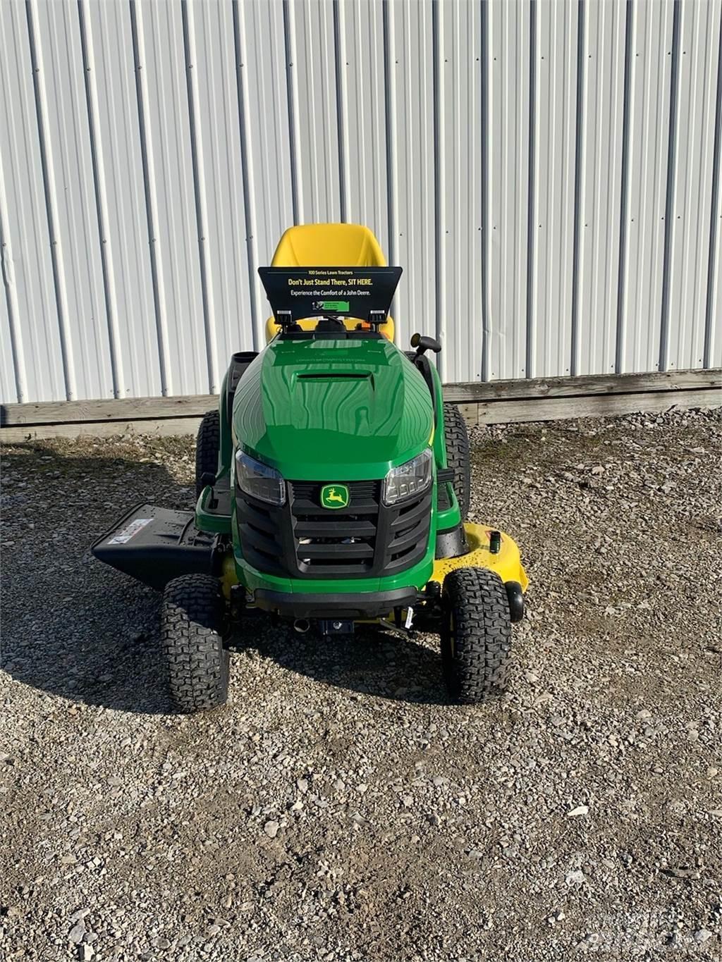 John Deere S120 Samochodné kosačky