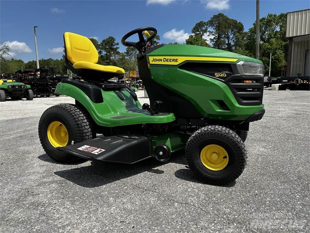 John Deere S120 Samochodné kosačky
