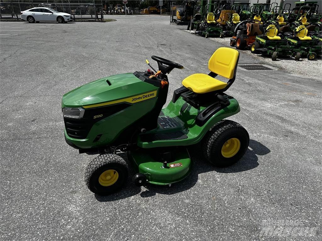 John Deere S120 Samochodné kosačky