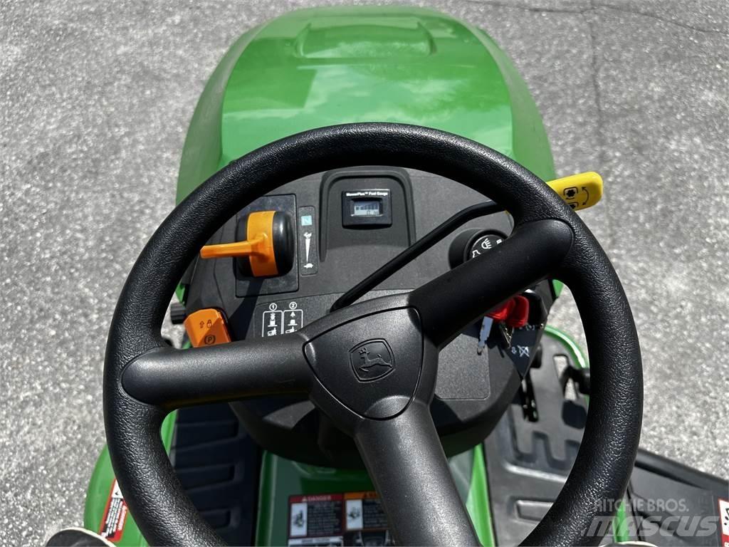 John Deere S120 Samochodné kosačky