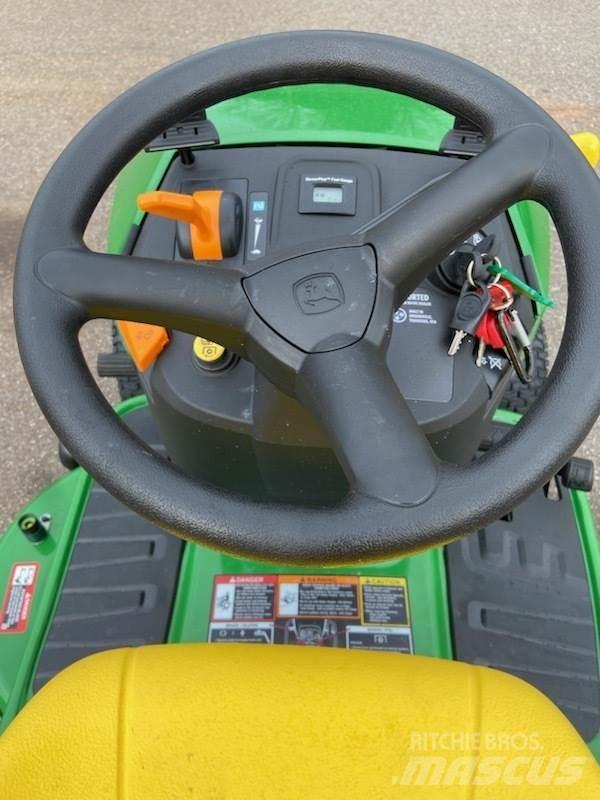 John Deere S120 Samochodné kosačky
