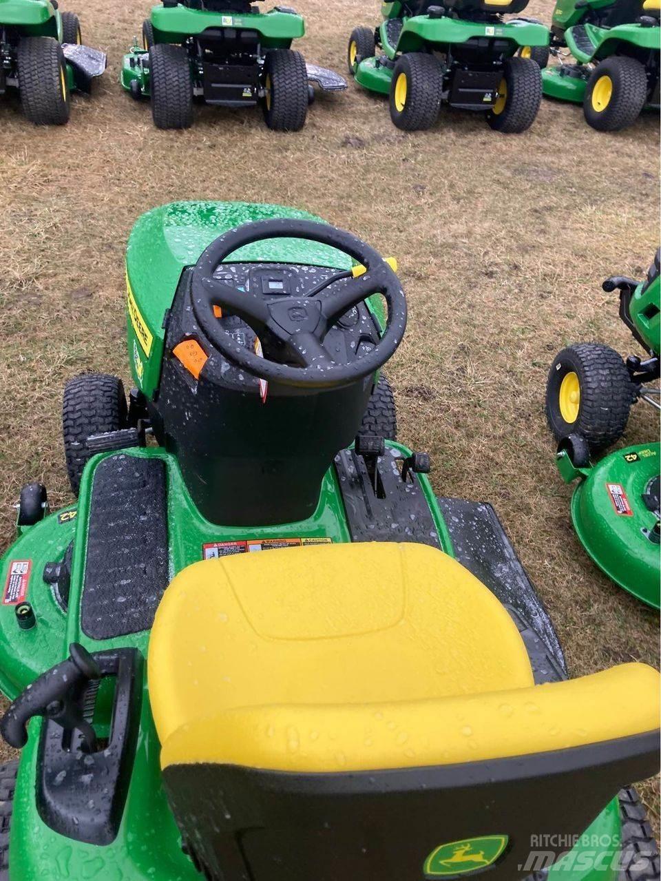 John Deere s120 Samochodné kosačky