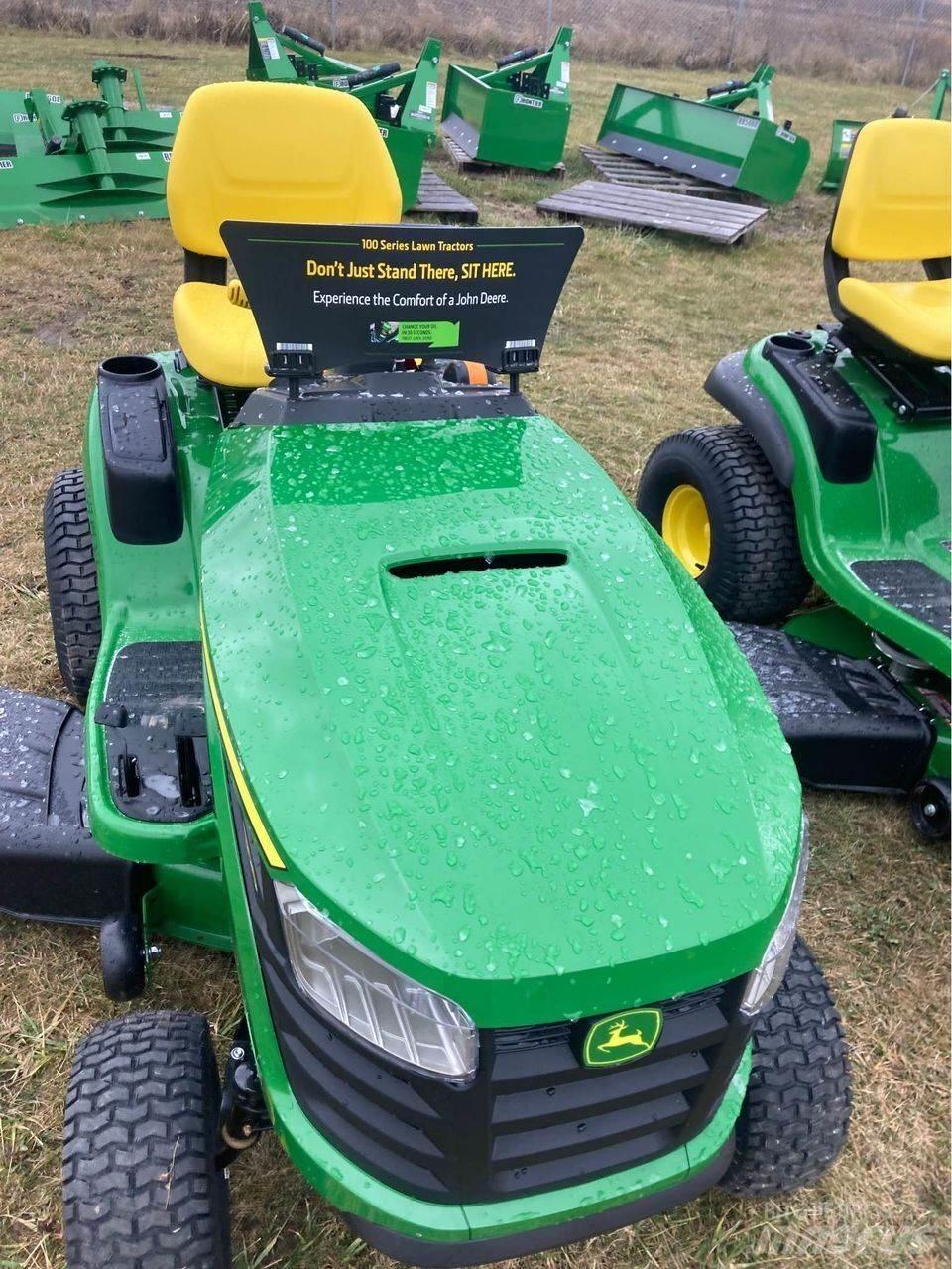John Deere s120 Samochodné kosačky