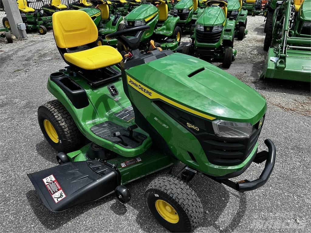 John Deere S140 Samochodné kosačky