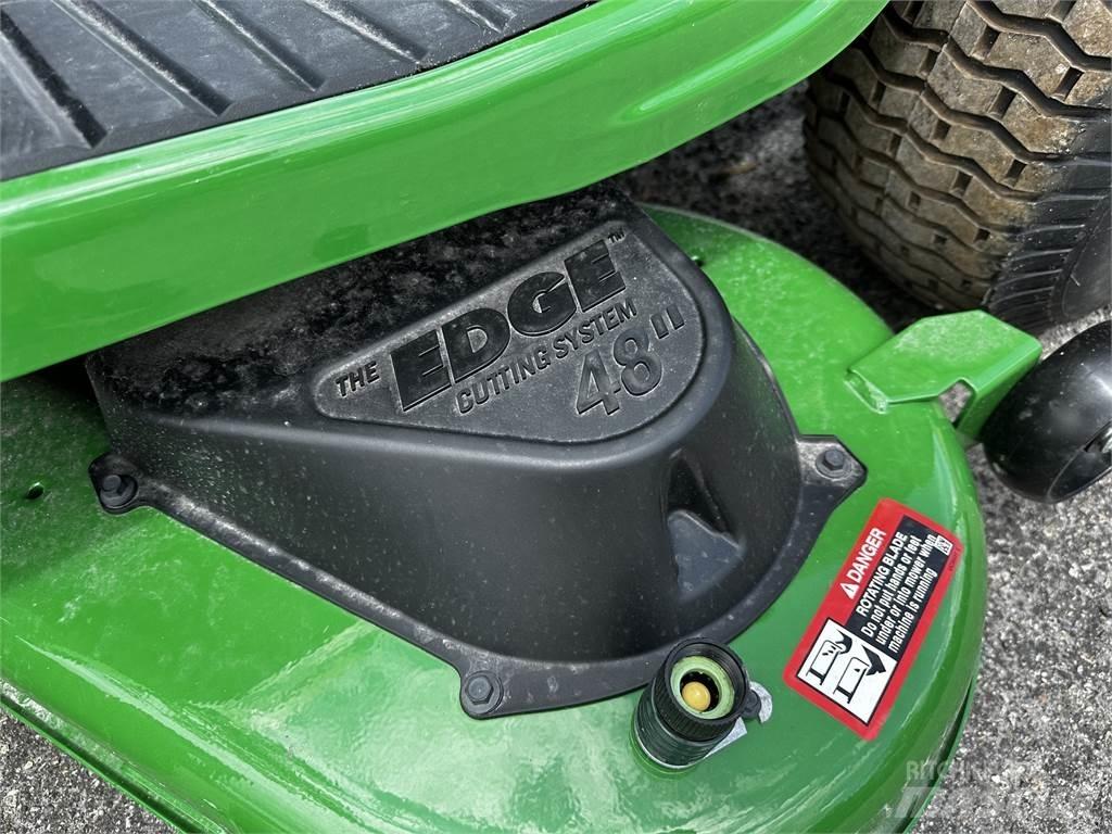 John Deere S140 Samochodné kosačky