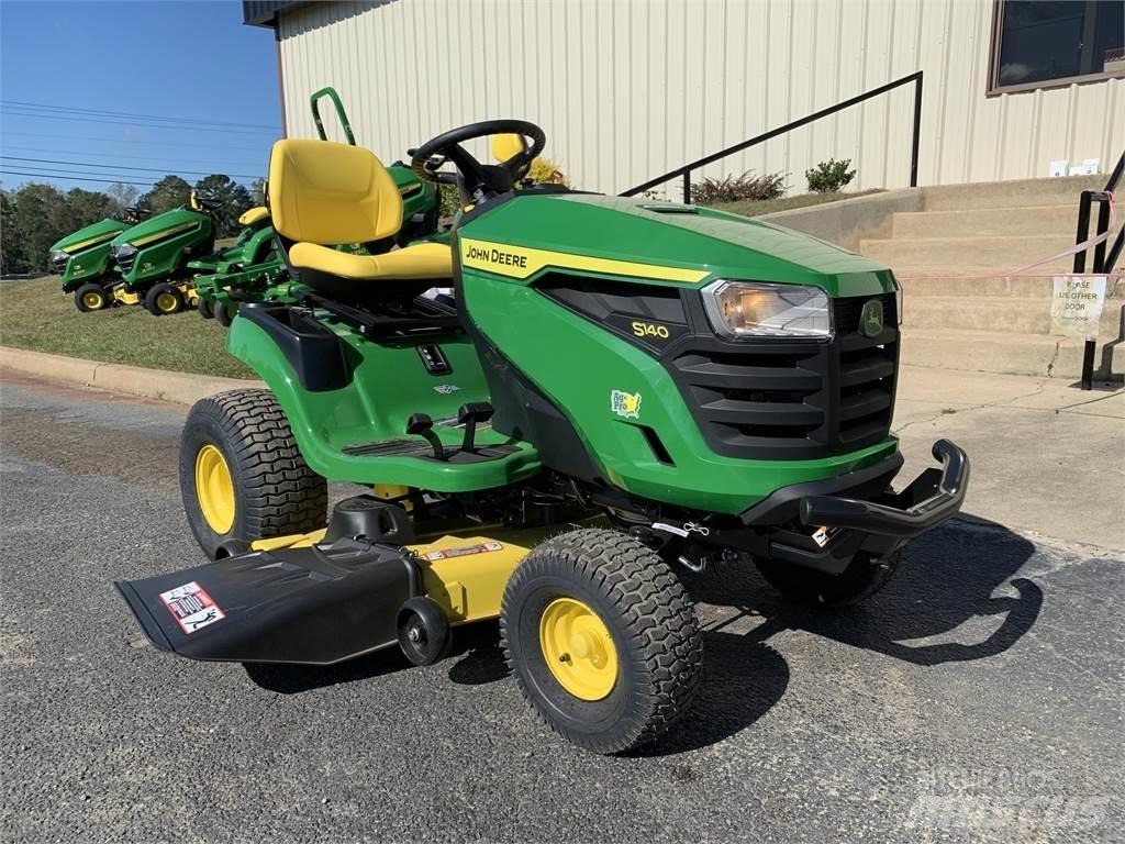 John Deere S140 Samochodné kosačky