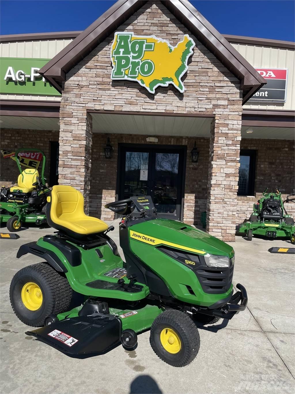 John Deere S160 Kompaktné traktory