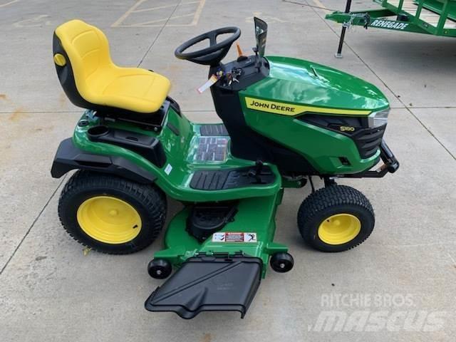 John Deere S180 Kompaktné traktory