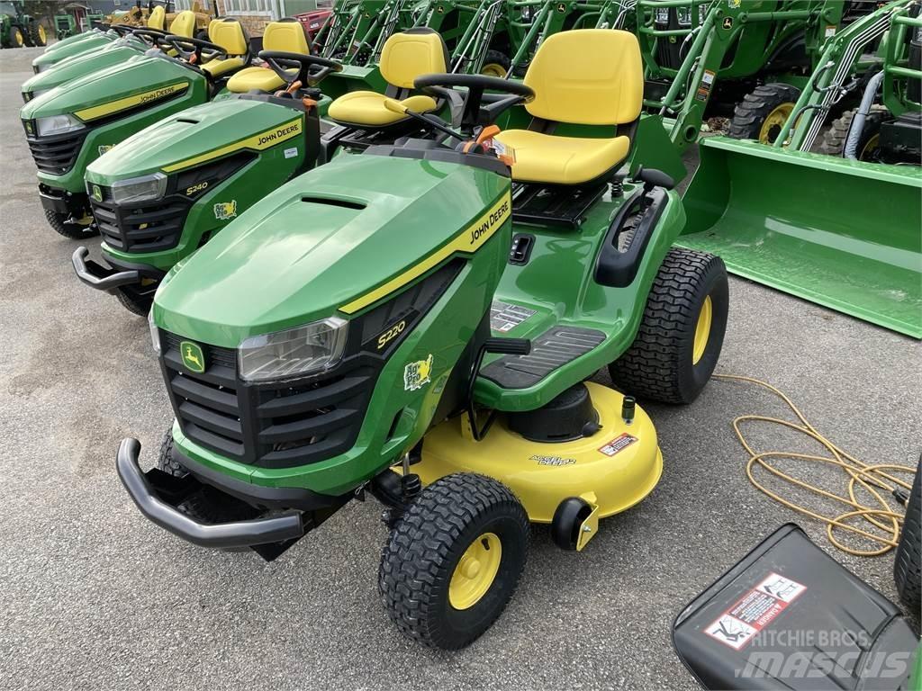 John Deere S220 Kompaktné traktory