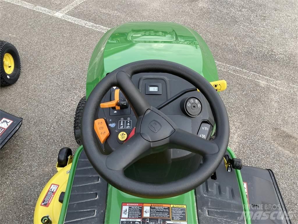 John Deere S220 Kompaktné traktory