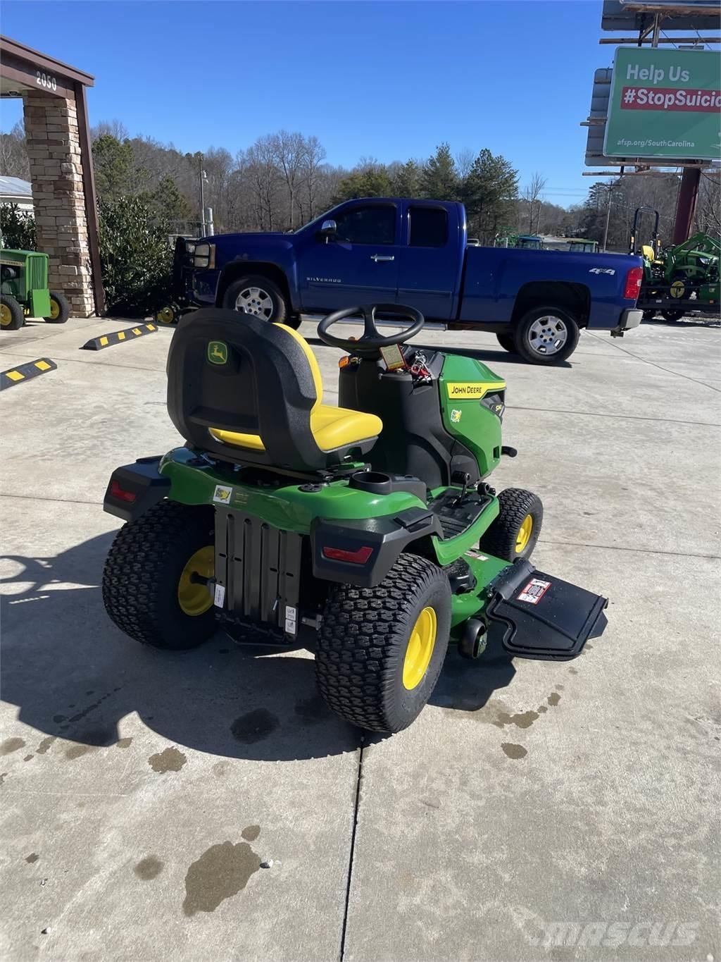 John Deere S240 Kompaktné traktory