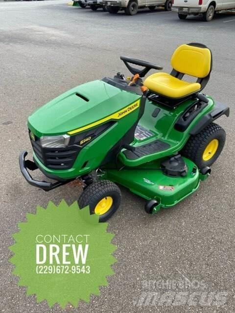John Deere S240 Kompaktné traktory