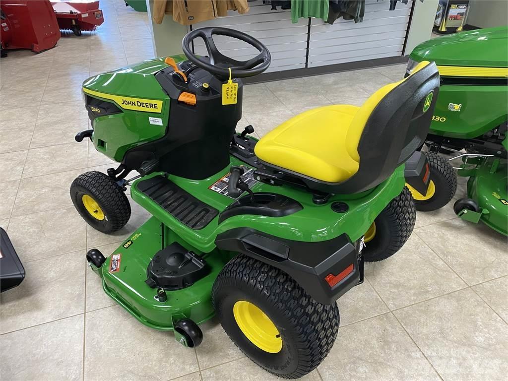 John Deere S240 Kompaktné traktory