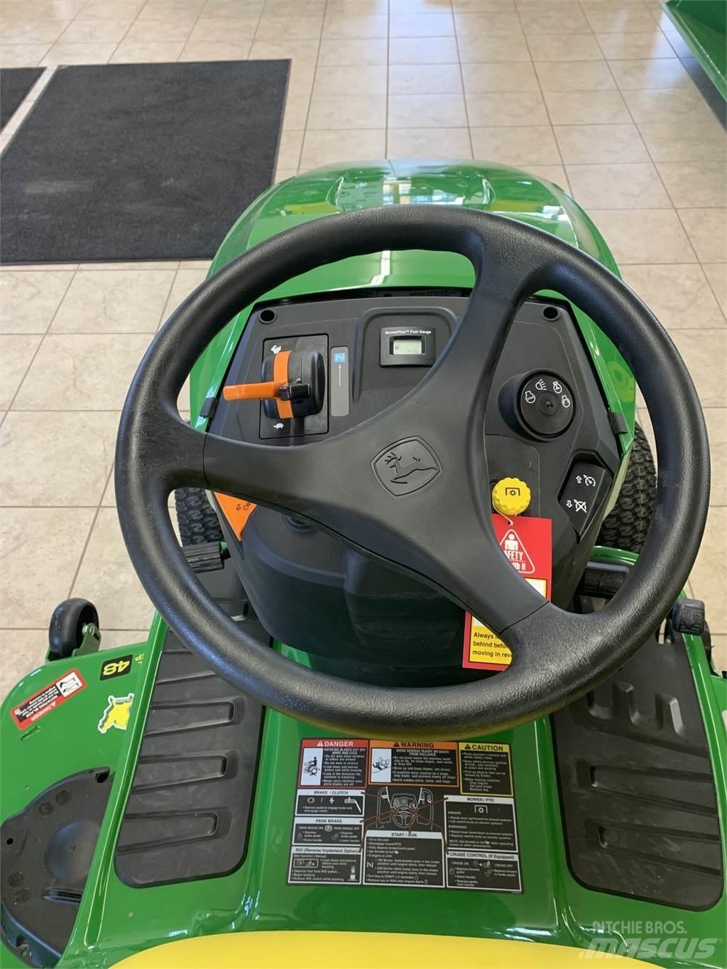 John Deere S240 Kompaktné traktory