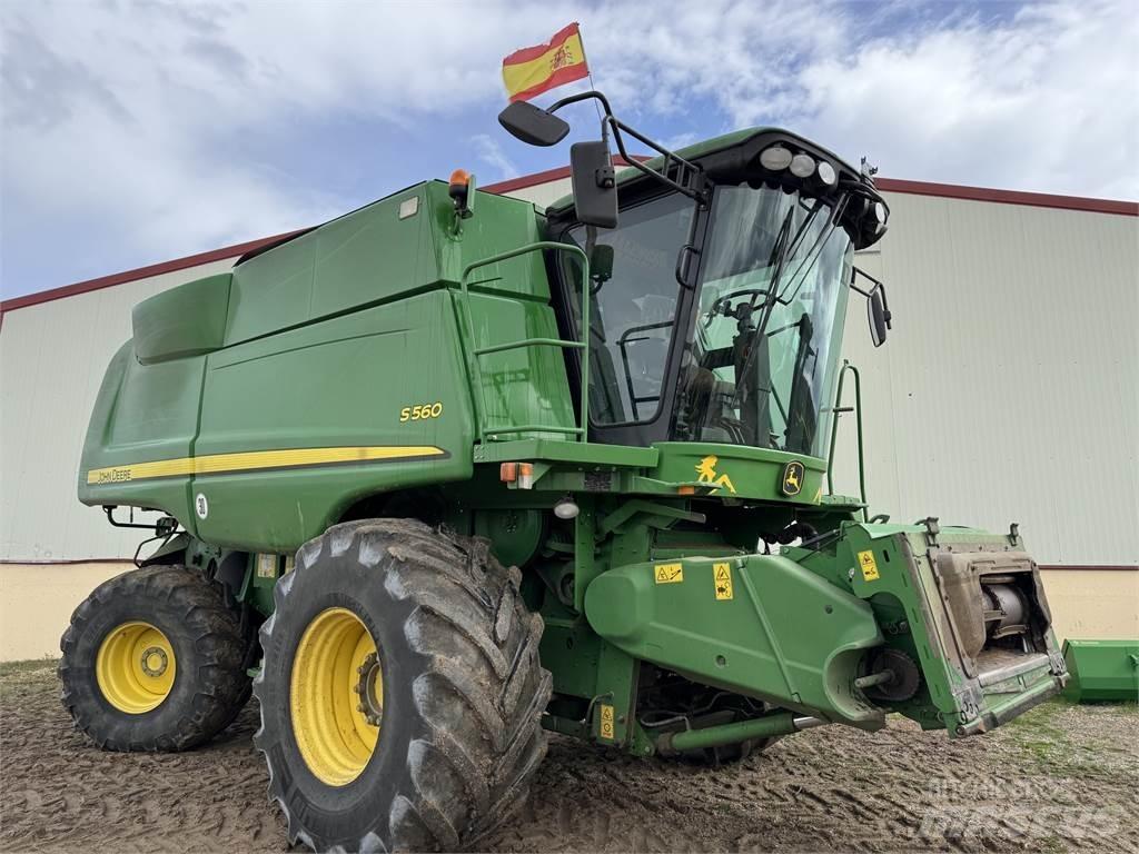 John Deere S560 Kombinované zberacie stroje