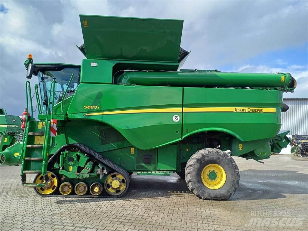 John Deere S680 Kombinované zberacie stroje