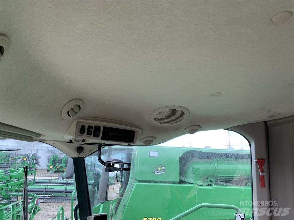 John Deere S680 Kombinované zberacie stroje