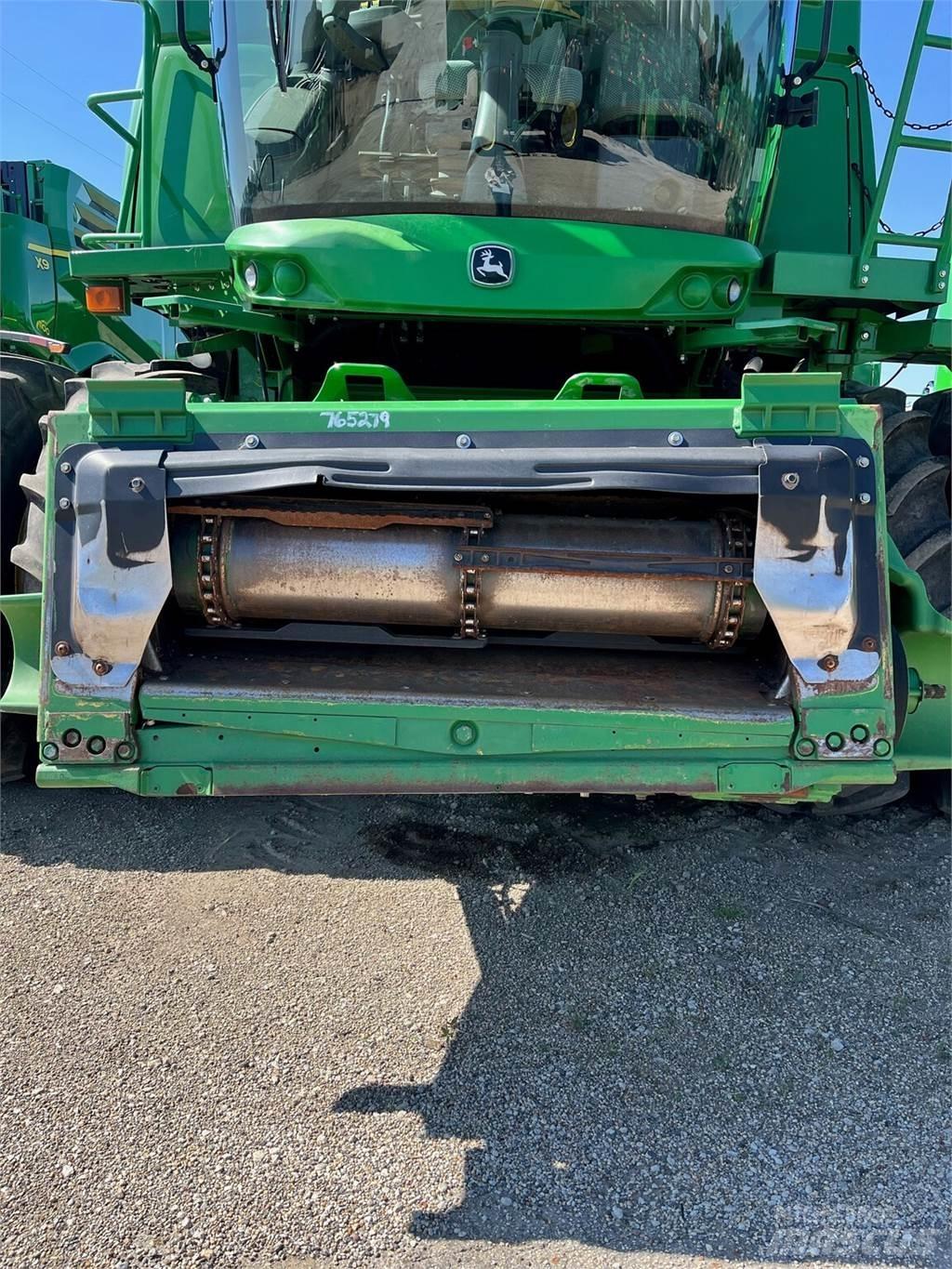 John Deere S680 Kombinované zberacie stroje