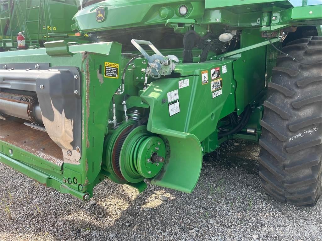 John Deere S770 Kombinované zberacie stroje