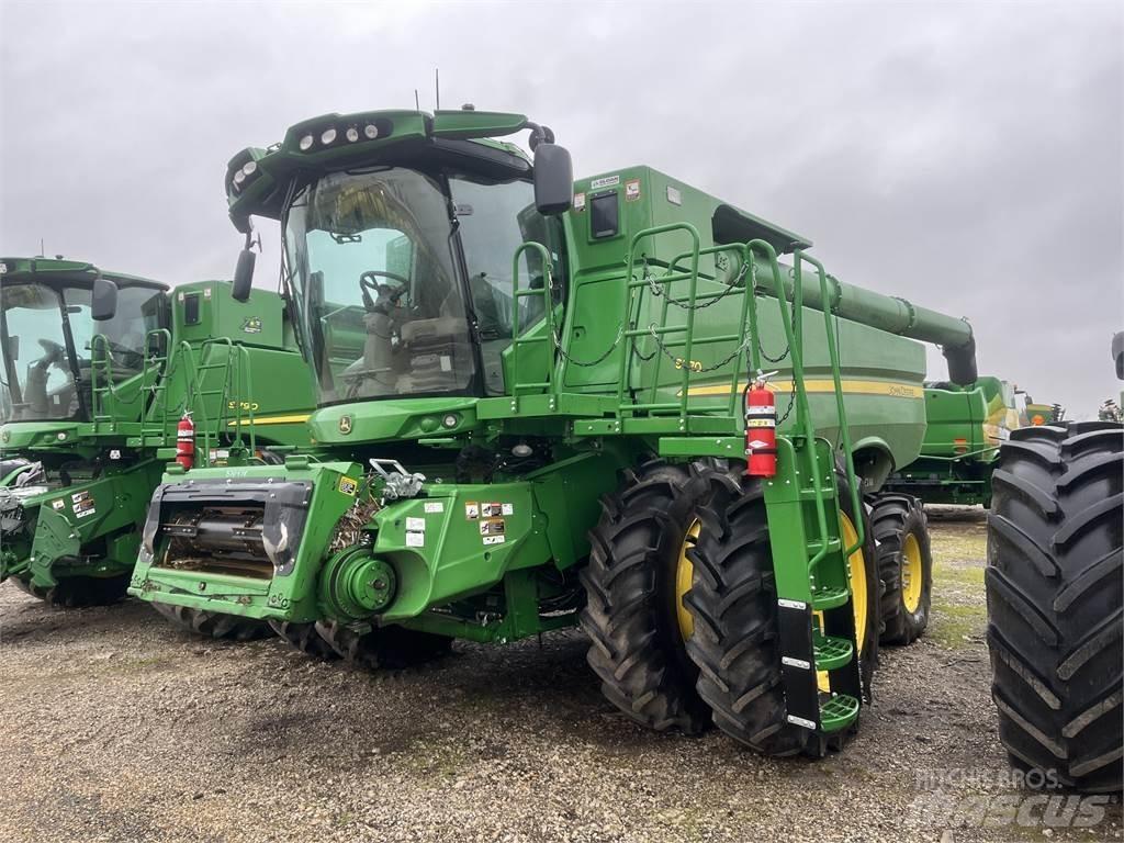 John Deere S770 Kombinované zberacie stroje