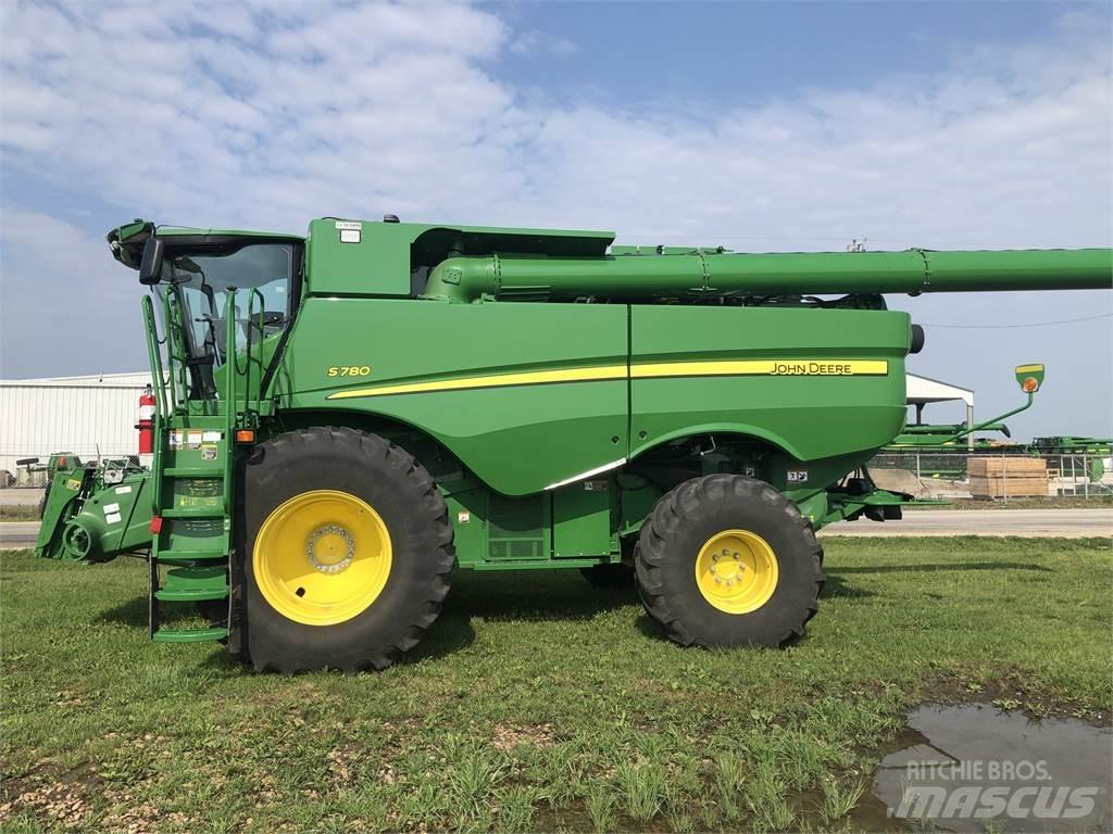 John Deere S780 Kombinované zberacie stroje