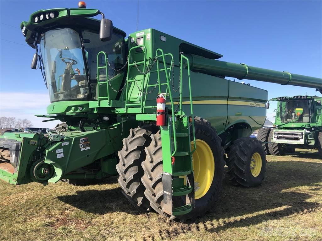 John Deere S780 Kombinované zberacie stroje