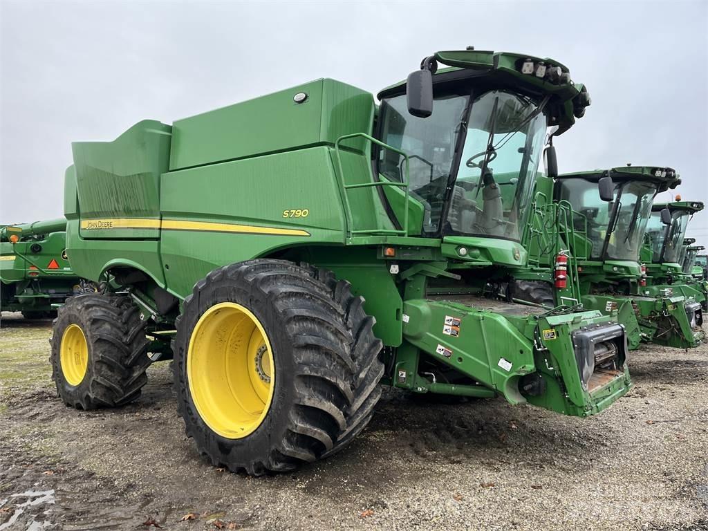 John Deere S790 Kombinované zberacie stroje