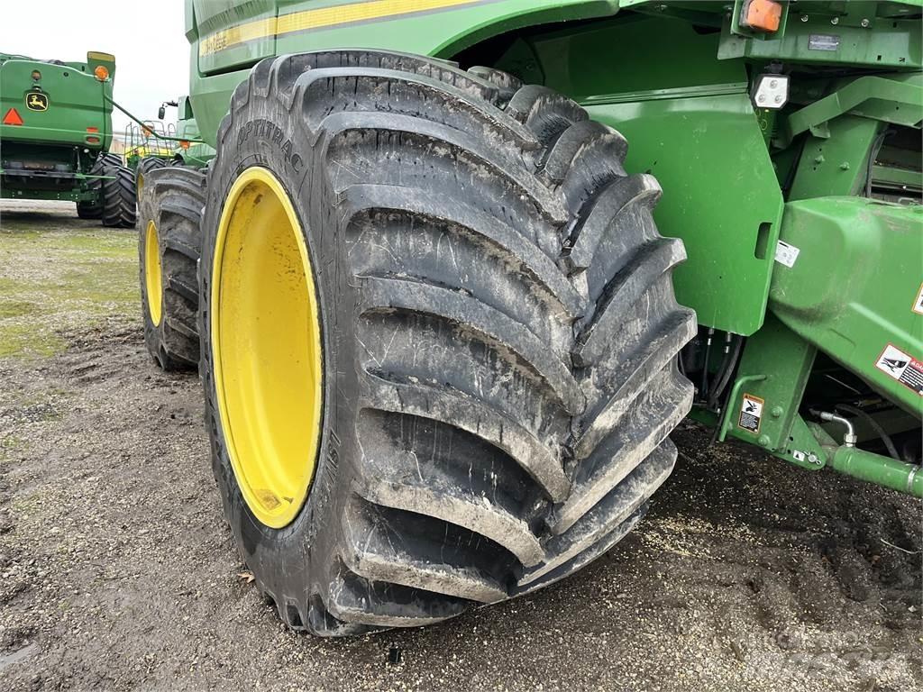 John Deere S790 Kombinované zberacie stroje