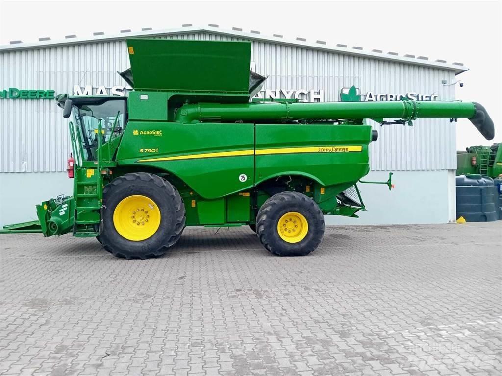 John Deere S790 Kombinované zberacie stroje