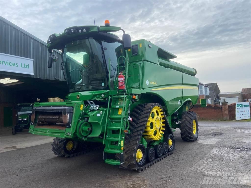 John Deere S790 Kombinované zberacie stroje