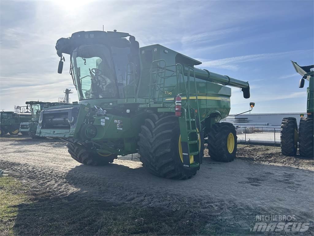 John Deere S790 Kombinované zberacie stroje