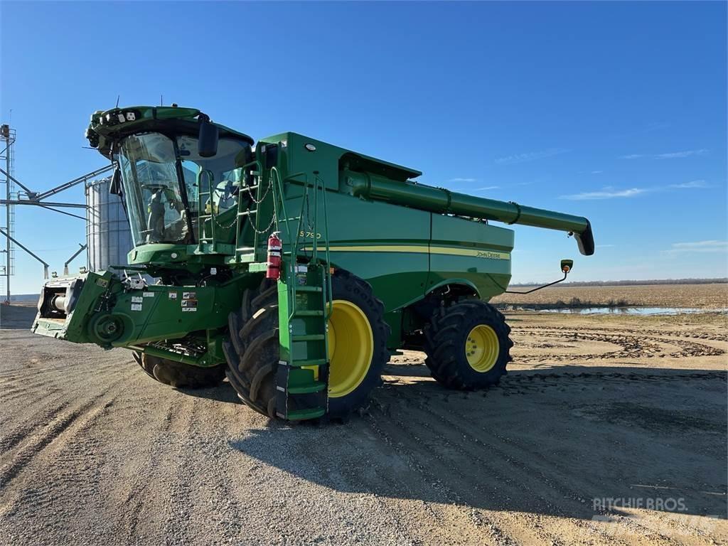 John Deere S790 Kombinované zberacie stroje