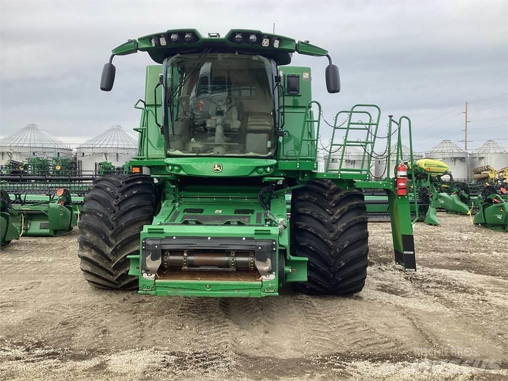 John Deere S790 Kombinované zberacie stroje
