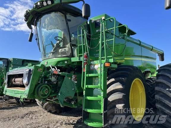 John Deere S790 Kombinované zberacie stroje