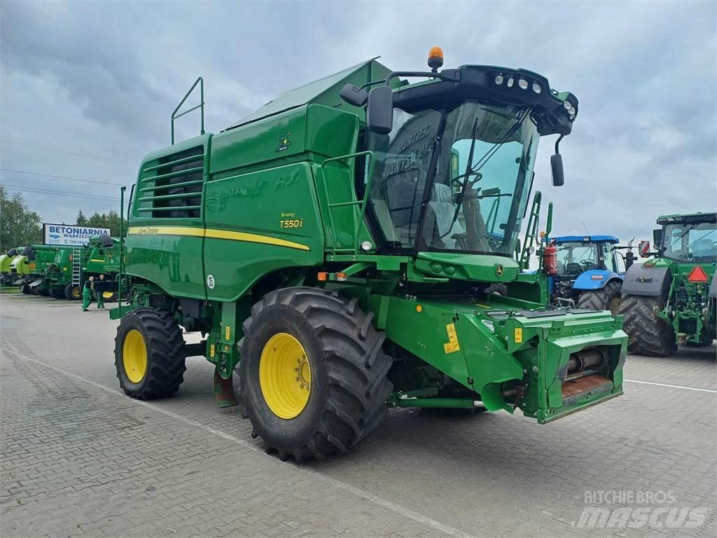 John Deere T550 Kombinované zberacie stroje