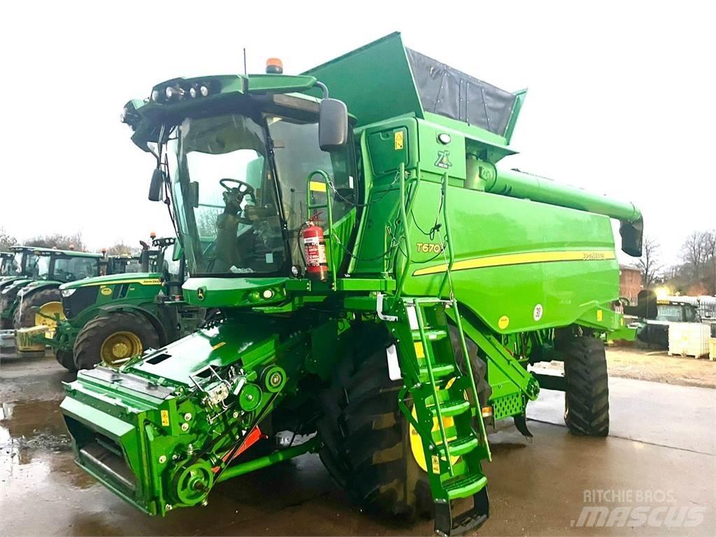 John Deere T670 Kombinované zberacie stroje