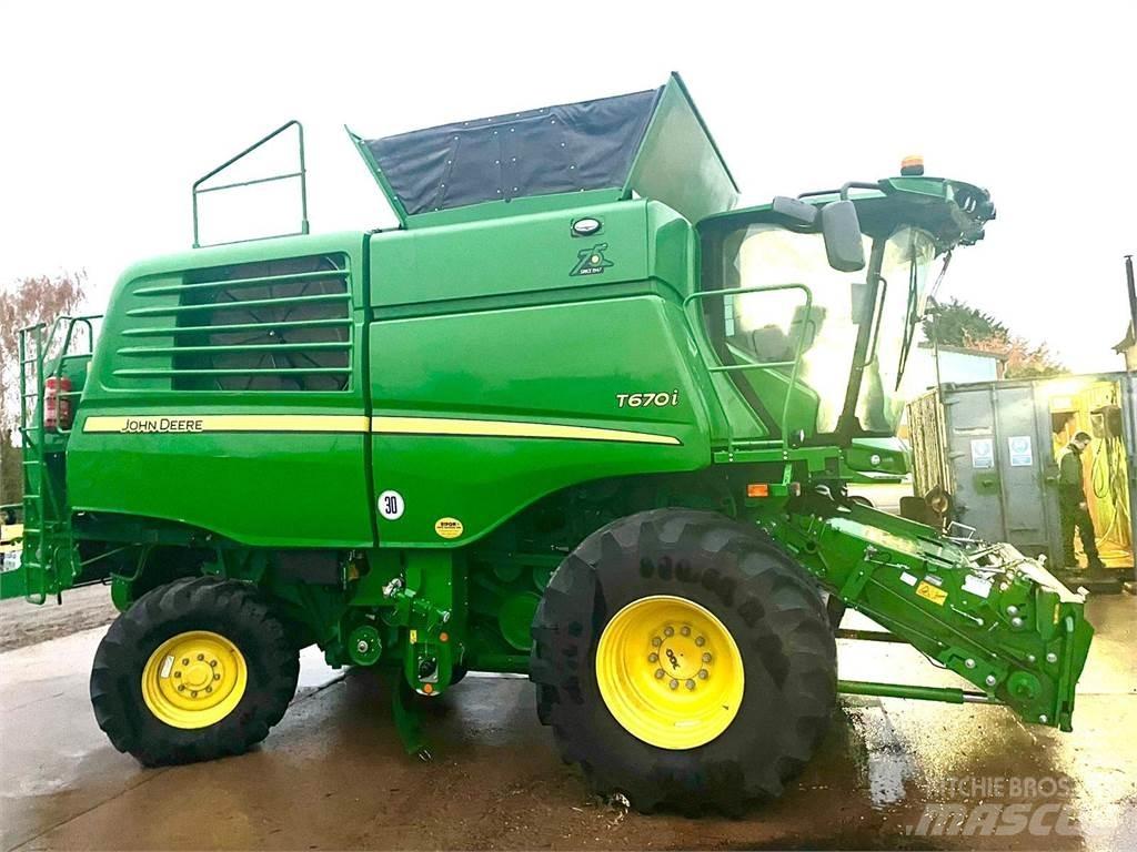 John Deere T670 Kombinované zberacie stroje