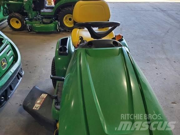John Deere X304 Samochodné kosačky