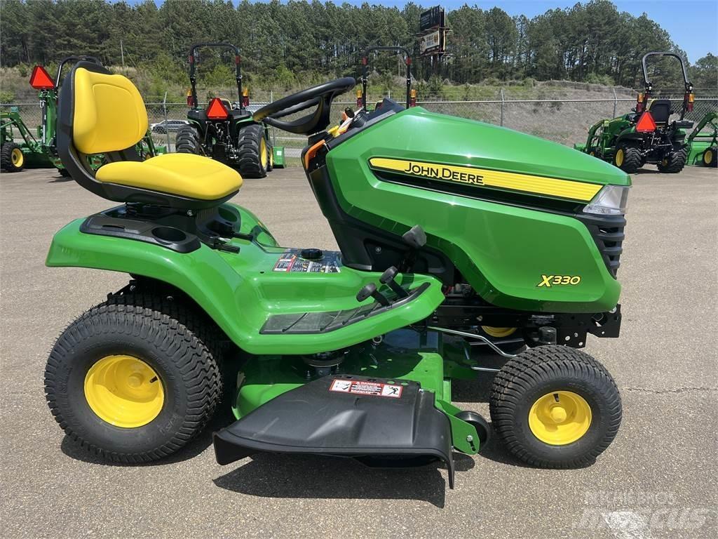 John Deere X330 Kompaktné traktory