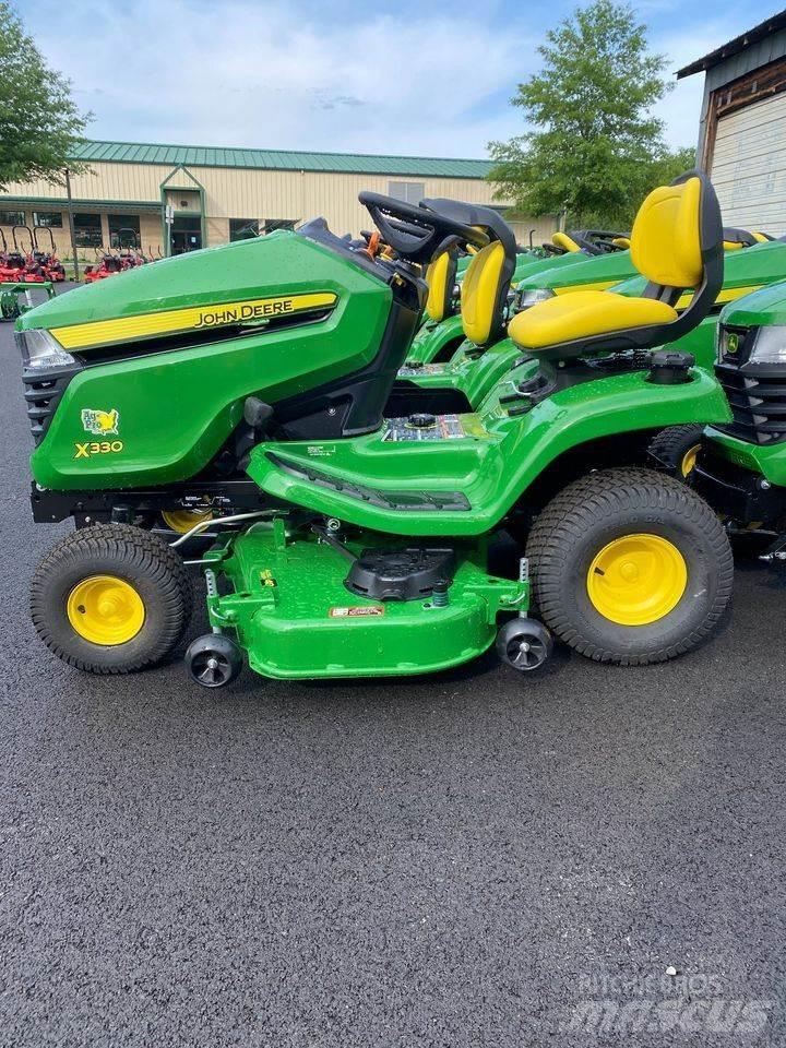 John Deere X330 Kompaktné traktory