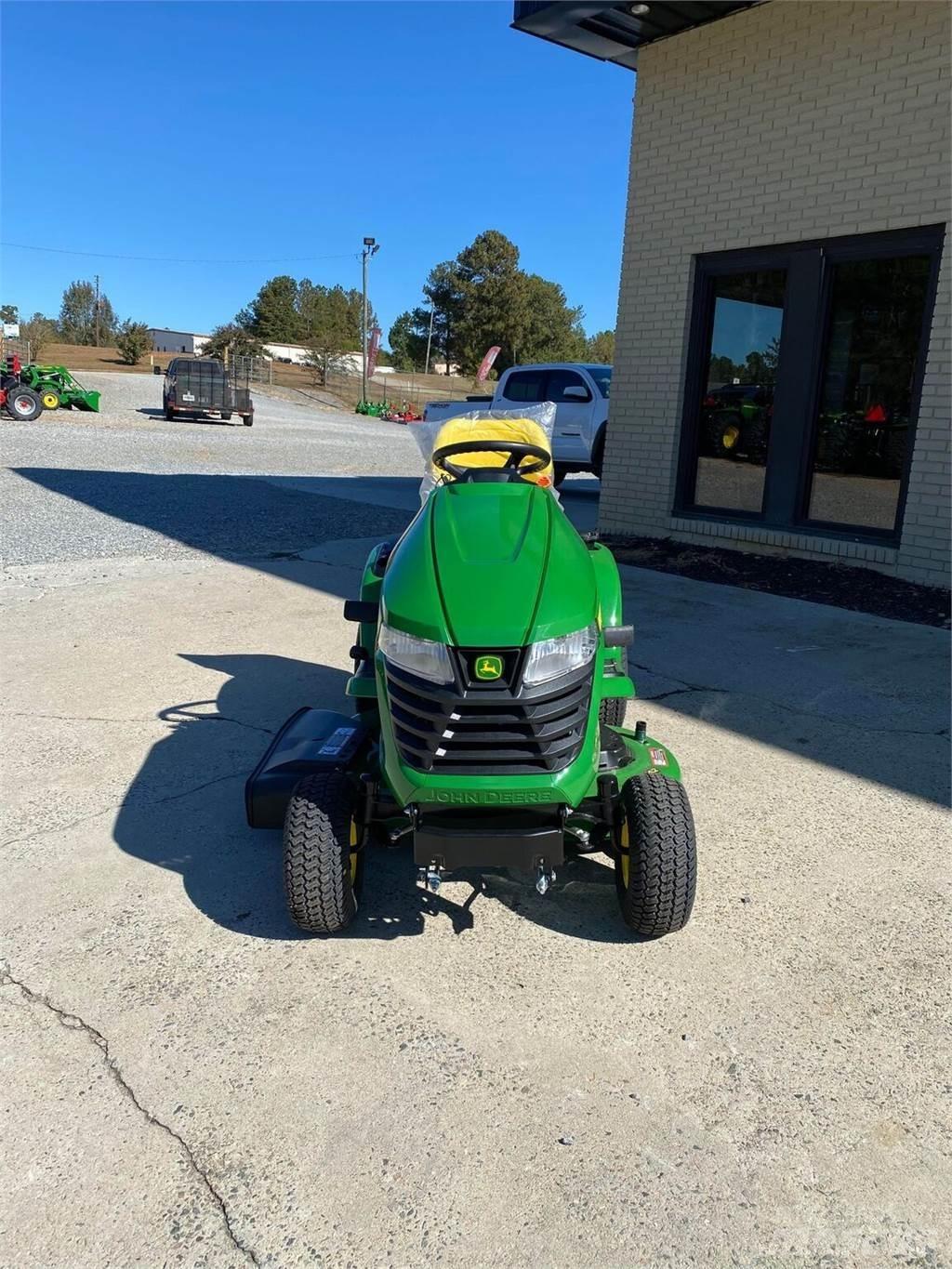 John Deere X330 Kompaktné traktory