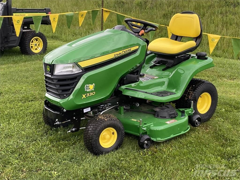 John Deere X330 Kompaktné traktory