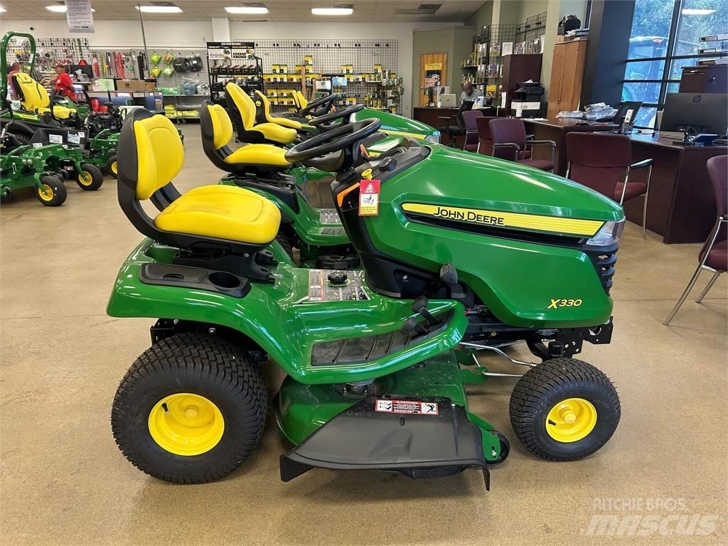 John Deere X330 Kompaktné traktory